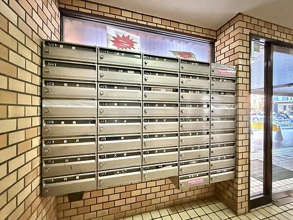 【エントランス】訪れる人を穏やかに迎え入れる空間