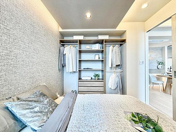 【収納】　大容量の収納が各部屋にあるから、生活感をスッキリ隠せる。来客時も慌てず、日常も気持ちよく。空間に余白があると心にも余裕が生まれます。
