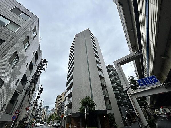 【外観】洗練された印象を与える外観デザイン。