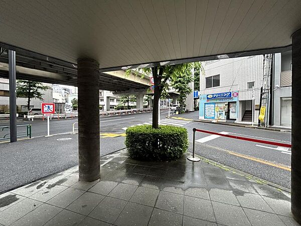 【エントランス】住まう方を優しく迎える空間。