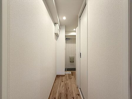 【玄関】住まいの顔となるすっきりと明るい玄関