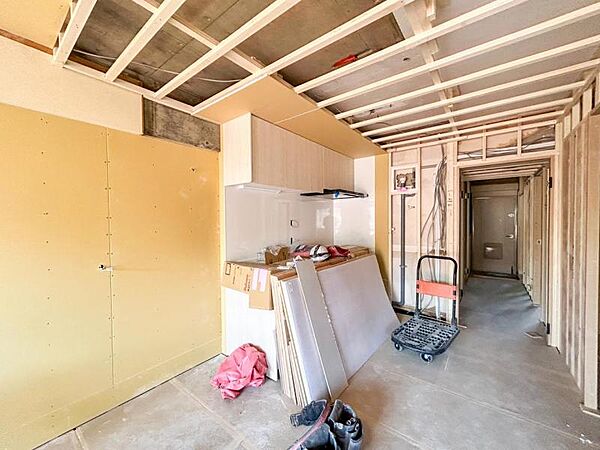 【キッチン】　料理を楽しむキッチンスペース。使いやすさと心地よい暮らしを追及し、愛着を持って使い続けられる空間へ。