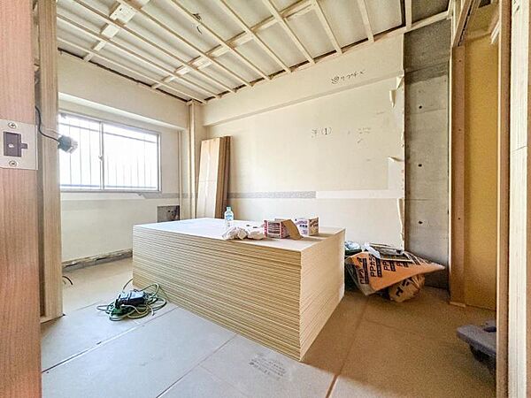 【洋室：5.5帖】　静かな眠りへ。一日の終わりを優しく包む、上質な寝室を創造中。