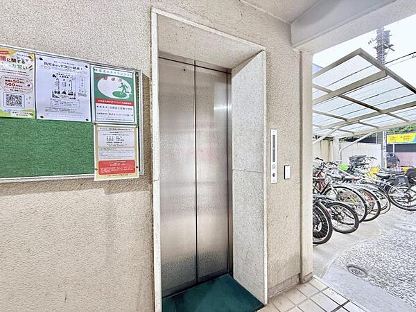 【エントランス】　しっかりと管理が行き届いており、いつも共用部は綺麗に保たれています