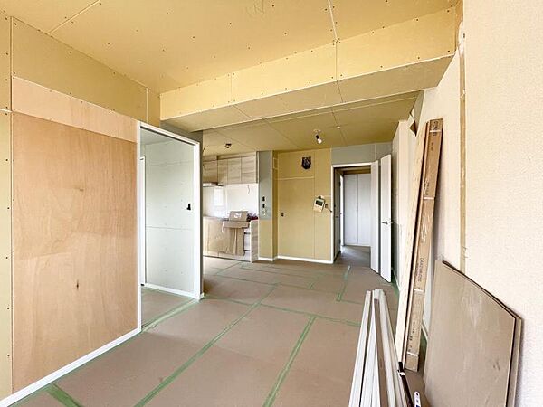【LDK】現在リフォーム中のため、完成後はより快適な空間に生まれ変わる予定です。
