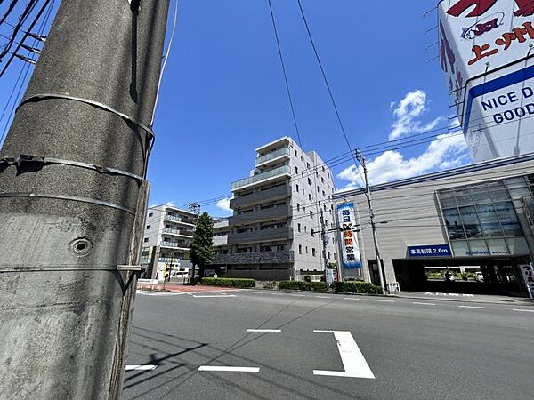 【外観】周囲の街並みに調和した外観です。
