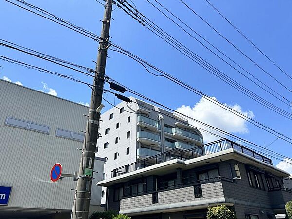 【外観】存在感のある外観デザインです。