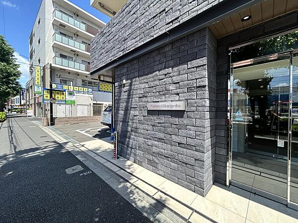 【エントランス】管理の行き届いた共用スペース。