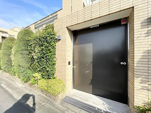 【駐輪場】　防犯面でも安心感のある駐輪場。