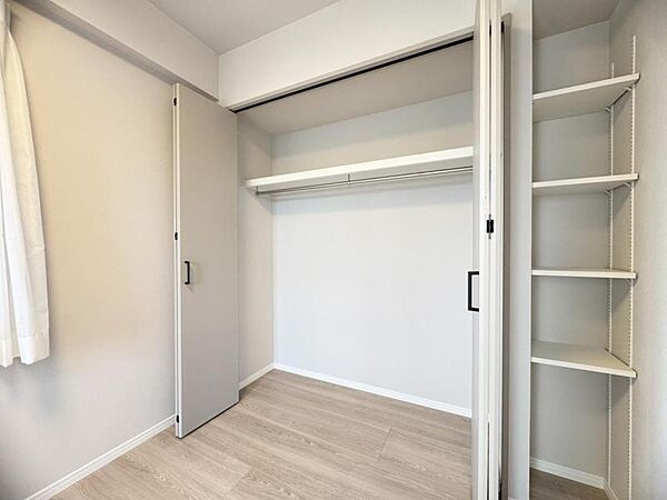 各部屋に収納が充実しており、整理整頓がしやすい設計です。