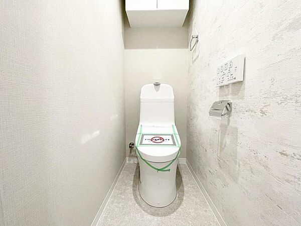 【トイレ】　お掃除ラクラク。広さを確保したトイレスペース