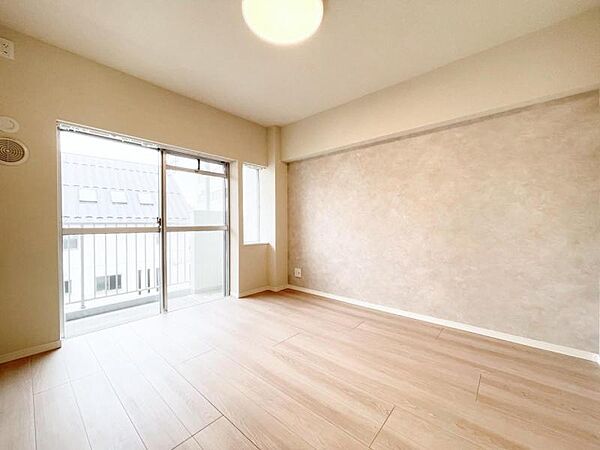 【洋室：5.8帖】独立性があり、在宅ワークにもおすすめです。