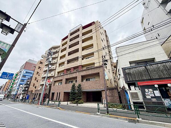 【外観】　清潔感のあるシンプルな外観が魅力的な物件です。