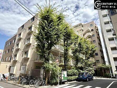 【外観】落ち着いた色調でまとめられた、落ち着きと品のある佇まい。