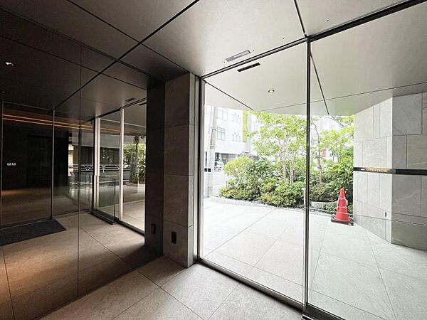 【エントランス】いつも通る場所だからこそしっかりと清潔に保たれていると嬉しいものです。