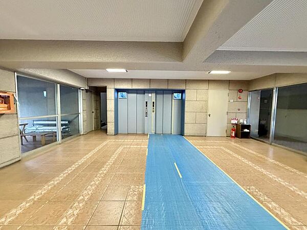 【エントランス】品のある雰囲気が感じられます。