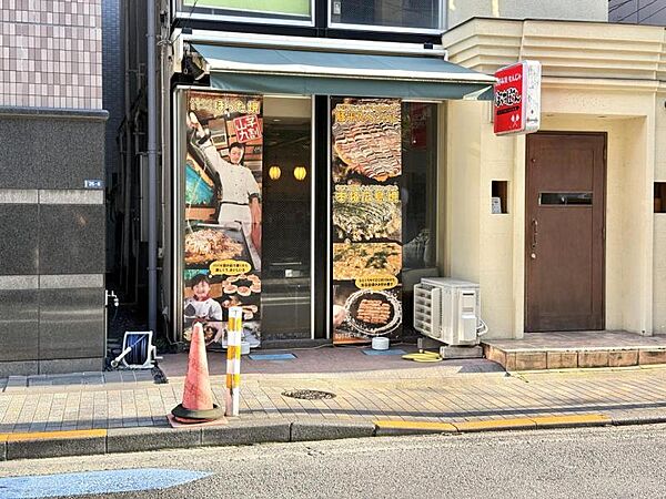 【周辺環境】徒歩圏内に多種多様なお店が並んでいます。