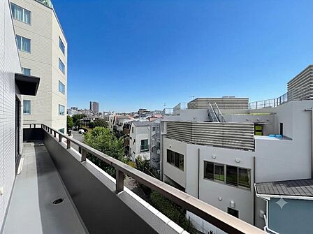 【バルコニー】L字型のバルコニー