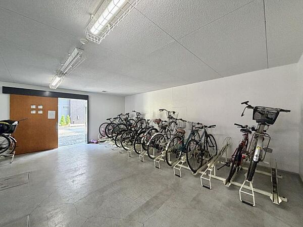 住まいの顔ともいえるエントランスは、上品で洗練された印象に仕上がっています。