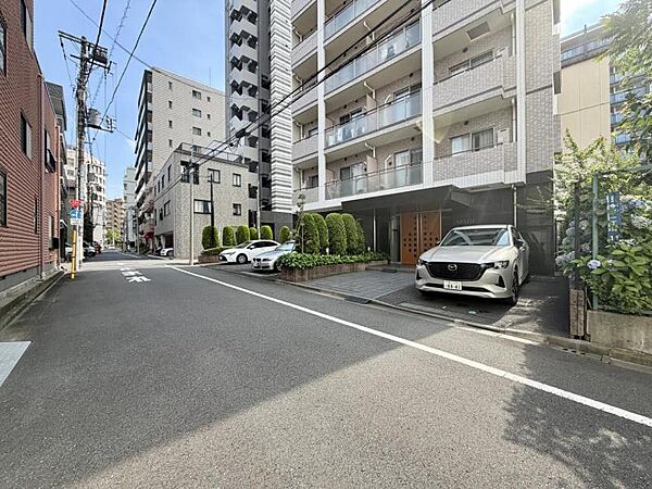 駐車場付きで、マイカー派の方にも安心です。
