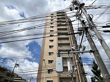 【外観】風格ある佇まいが住まう誇りを高めます。