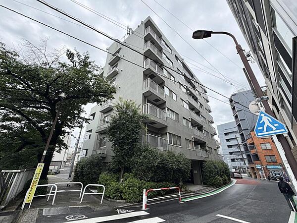 【外観】重厚感のある佇まいが魅力です。