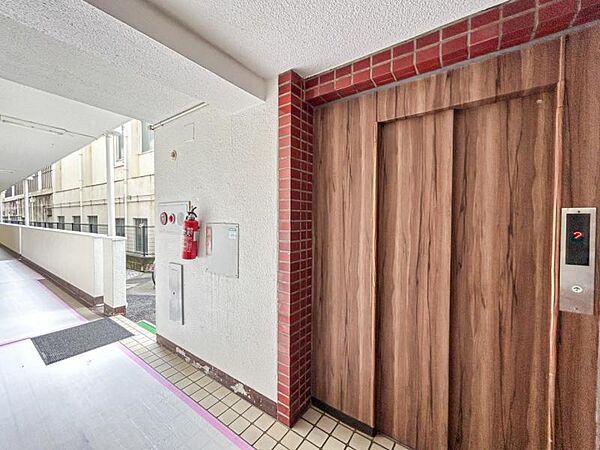 【エレベーター】　しっかりと管理が行き届いており、いつも共用部は綺麗に保たれています