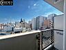 バルコニー：【眺望】　解放感あふれる都心の眺望と、閑静な住宅街の静けさが調和する贅沢な景色。
