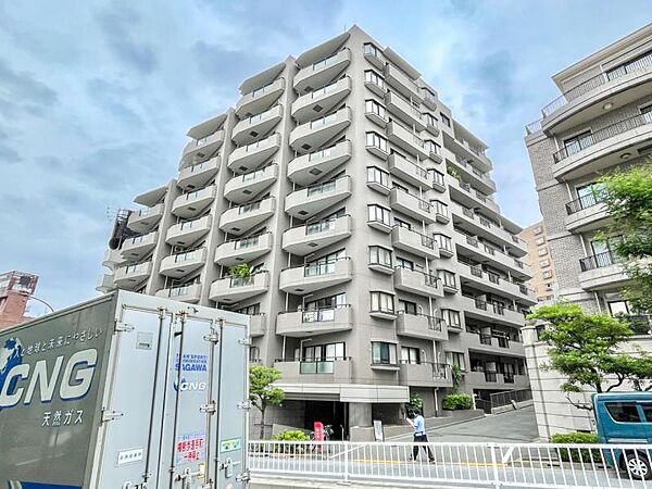 【外観】　清潔感のあるシンプルな外観が魅力的な物件です。