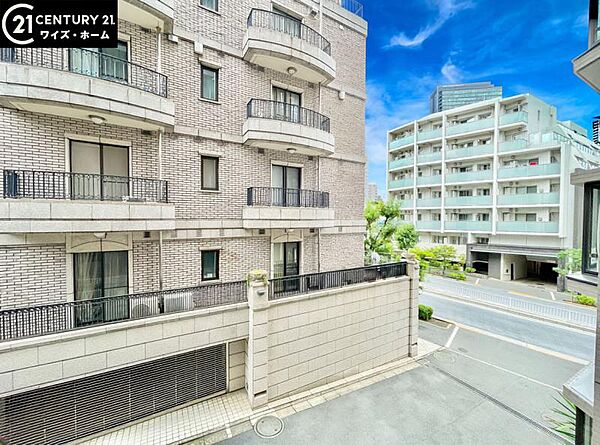 【眺望】　同じ風景が毎日365日、まったく違う顔を見せてくれる。爽快な風も毎日やさしく頬をなでてくれます。