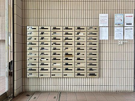 【集合ポスト】郵便受けも、きちんと管理されています。