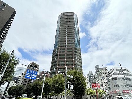 【外観】存在感のある外観デザインです。