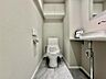 トイレ：【トイレ】　お掃除ラクラク。広さを確保したトイレスペース