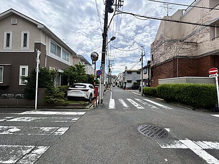 【周辺環境】安心して暮らせる落ち着いた住環境。