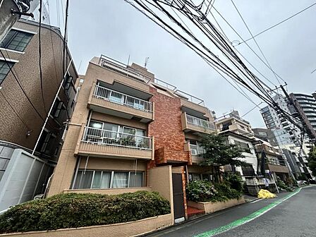 【外観】スタイリッシュな印象の外観です。