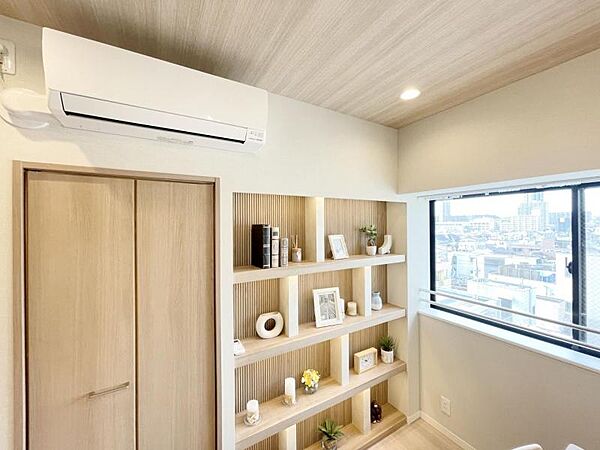 【収納】使い勝手の良い収納が豊富で、物が多くてもスッキリ片付けられます。