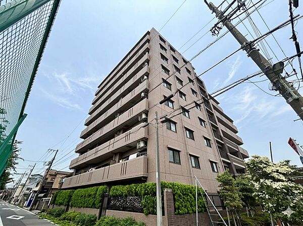 【外観】派手すぎず、地味すぎない。ちょうど良い高級感が漂う大人の住まい。