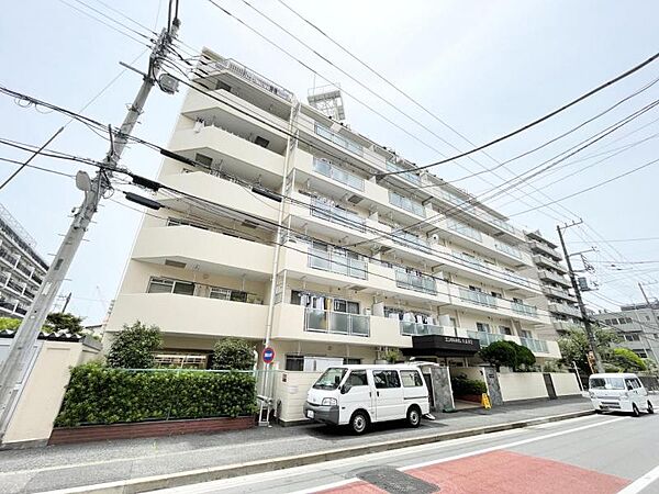【外観】周囲の街並みに調和した外観です。
