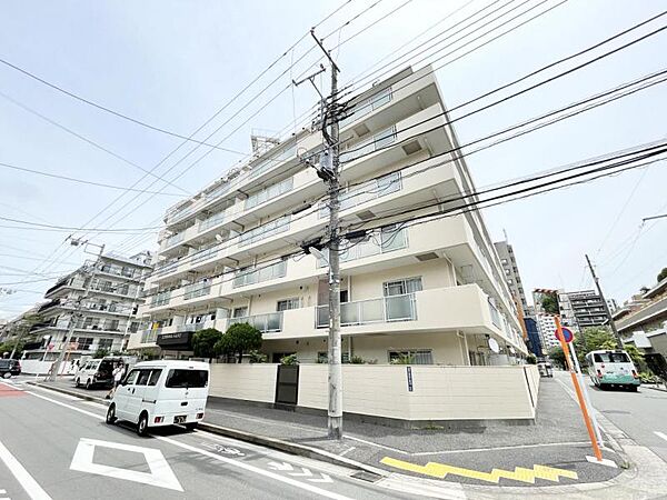 【外観】存在感のある外観デザインです。