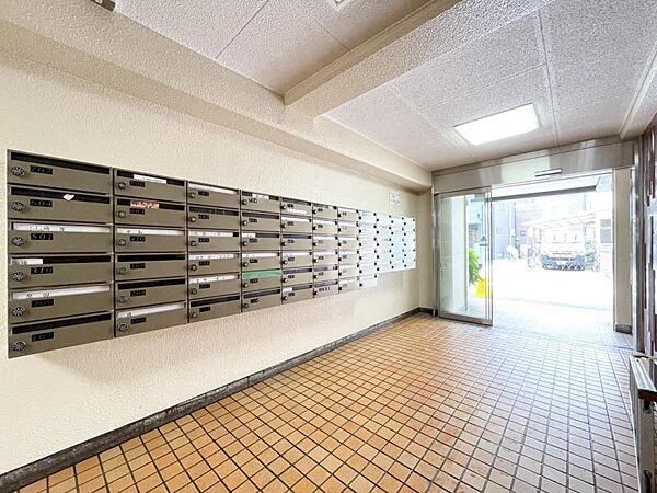 【エントランス】管理の行き届いたエントランスです。