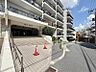 外観：【エントランス】　しっかりと管理が行き届き開放感があり明るいマンションの顔
