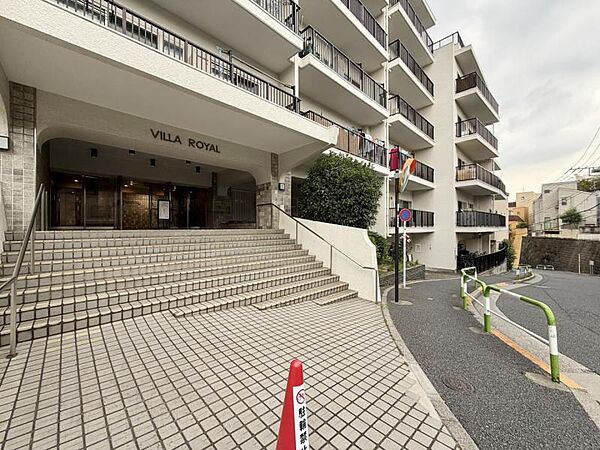 【エントランス】住まいの第一印象を彩る空間。