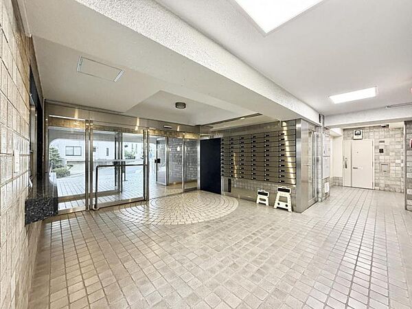 【エントランス】落ち着いたデザインが上質な暮らしを演出します