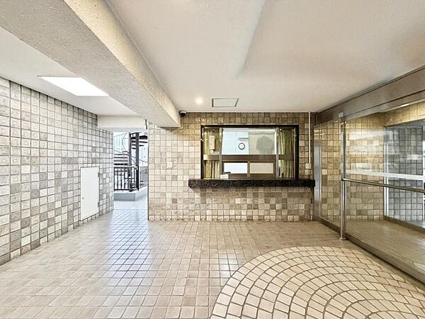 【エントランス】住まう方を優しく迎える空間。
