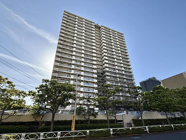 【外観】周囲の街並みに調和した外観です。