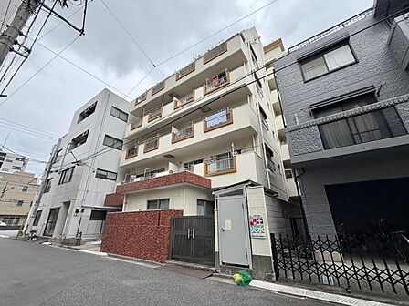 【外観】時代の背景にとらわれず、いつの時代も凛とした佇まいが美しいマンションです。