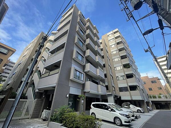 【外観】訪れる人を優しく迎え入れるような、温かみと気品のある表情。
