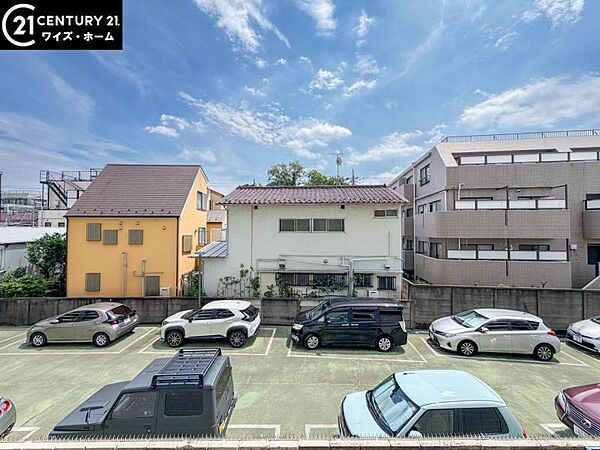 【眺望】　　同じ風景が毎日365日、まったく違う顔を見せてくれる。爽快な風も毎日やさしく頬をなでてくれます。