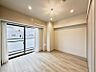 室内：【洋室：6.1帖】一日の終わりに、ほっとひと息つけるプライベート空間です。