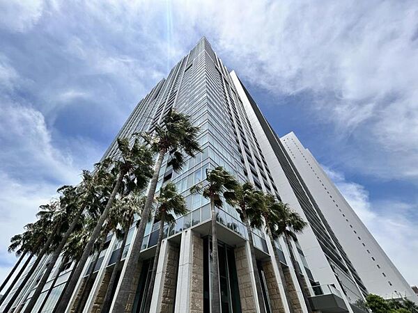 清潔感のあるシンプルな外観が魅力的な物件です。